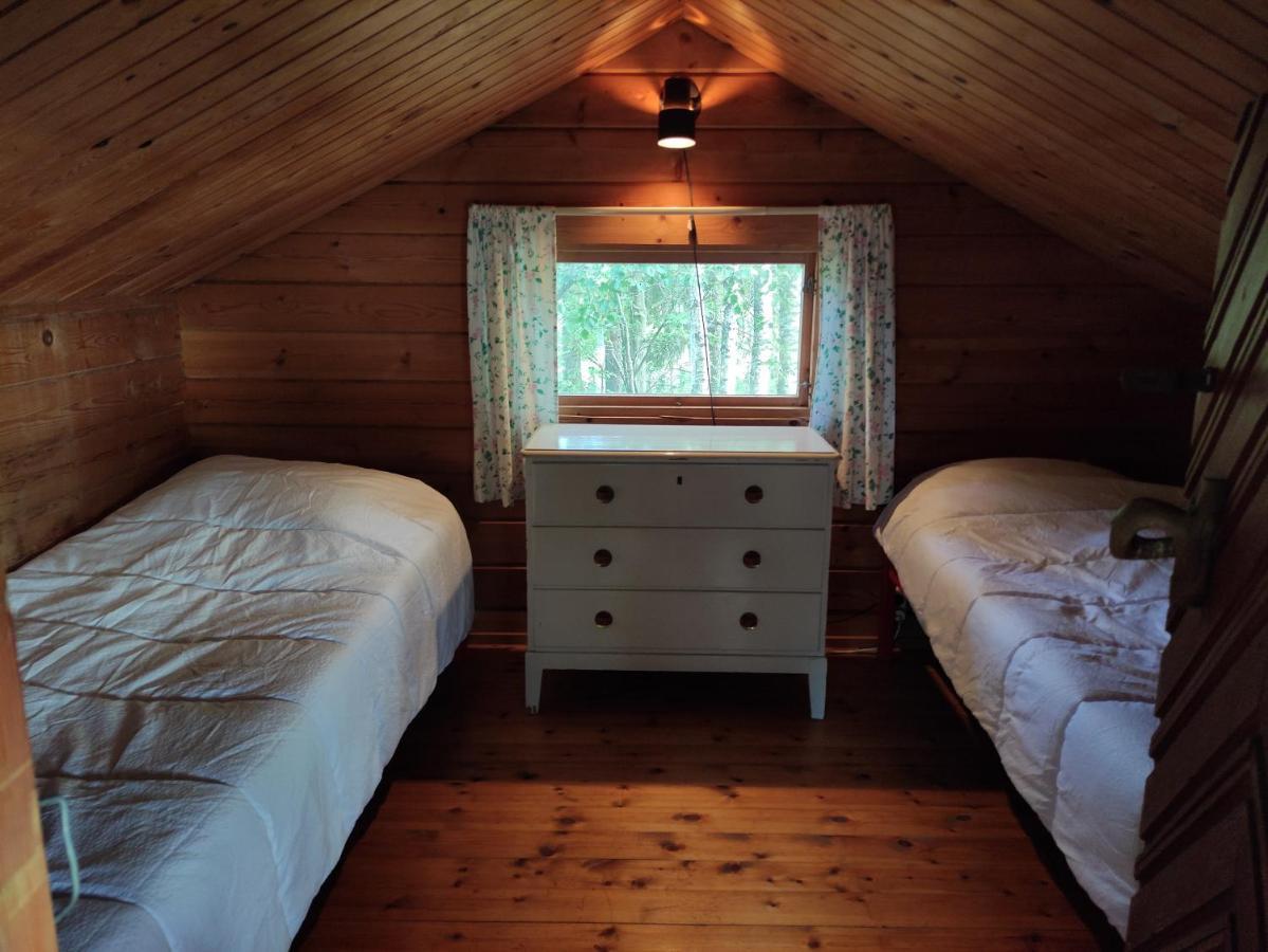 Old Finnish Lakeside Cottage With Sauna Оулу Екстериор снимка